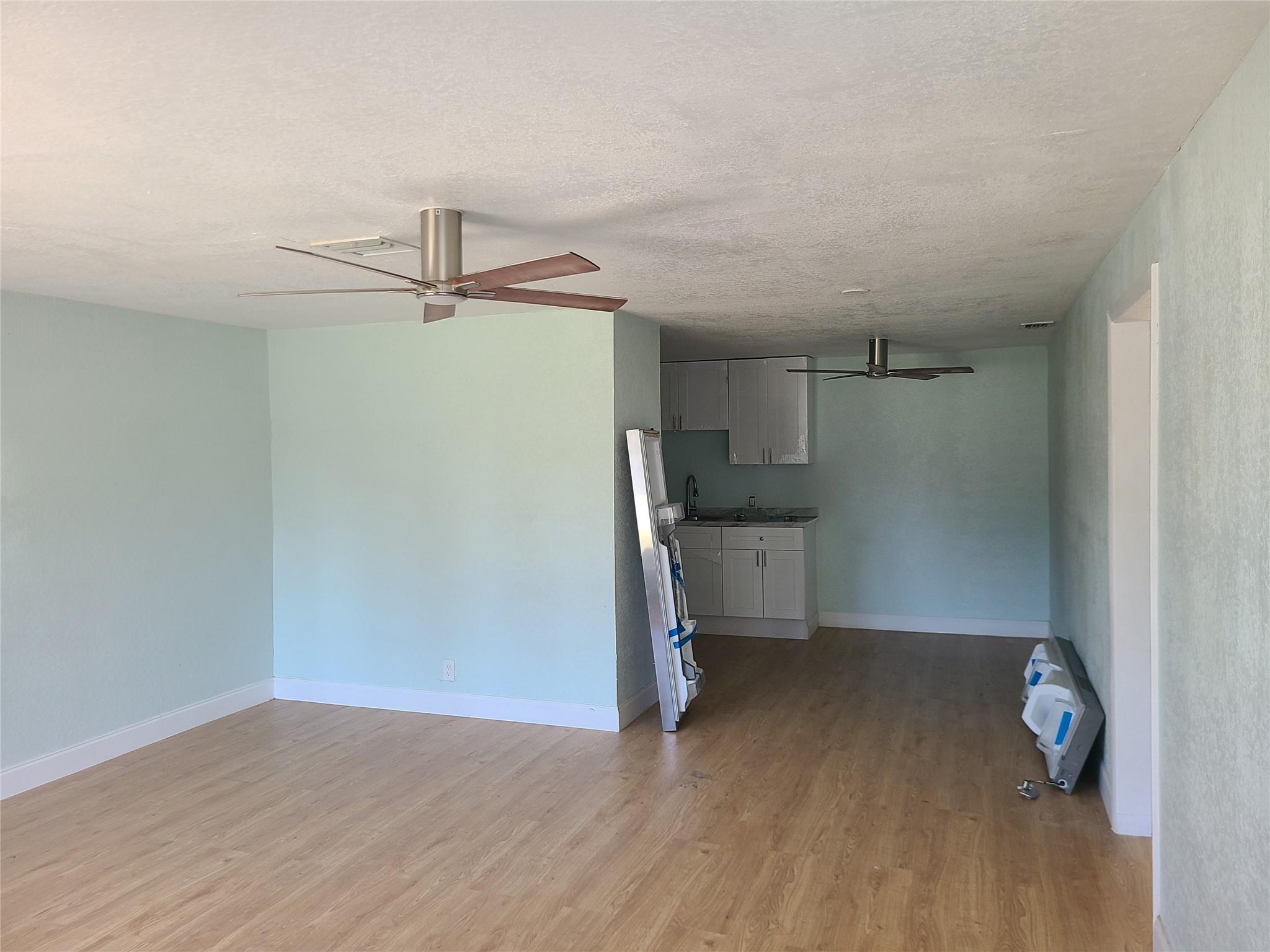 Lauderhill Manor 75-43 B - Residential Lease