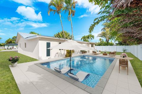 Tiny photo for 2814 SW 5th Street, Boynton Beach, FL 33435 (MLS # B26014218)