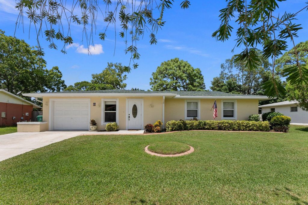 Photo of 486 NE Solida Circle, Port Saint Lucie, FL 34983 (MLS # R11027860)