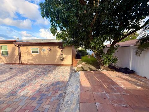 Tiny photo for 5279 W Woodstone Cir Circle W, Lake Worth, FL 33463 (MLS # B26011523)