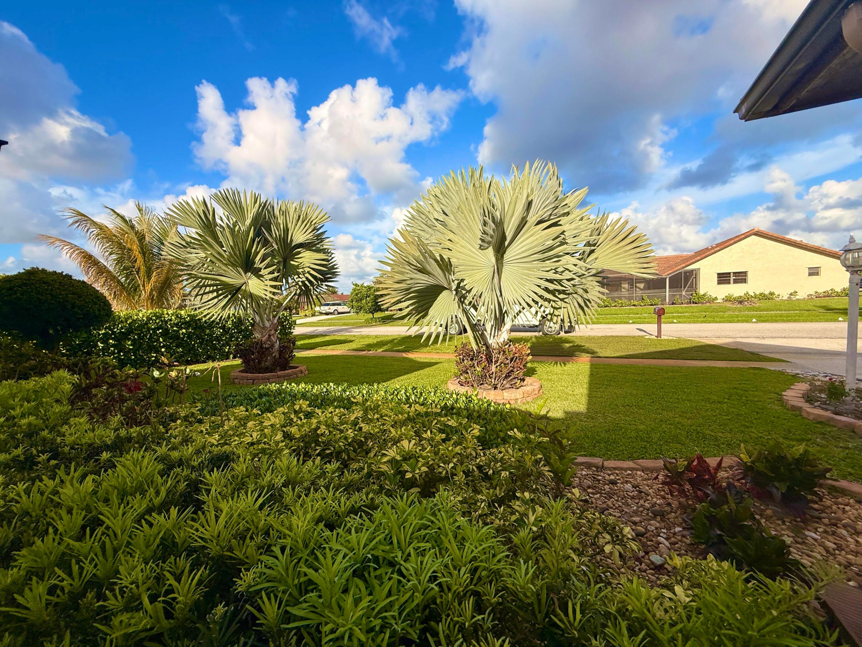 5279 W Woodstone Cir Circle W