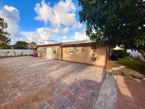 Tiny photo for 5279 W Woodstone Cir Circle W, Lake Worth, FL 33463 (MLS # B26011523)
