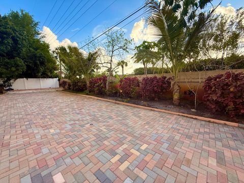 Tiny photo for 5279 W Woodstone Cir Circle W, Lake Worth, FL 33463 (MLS # B26011523)