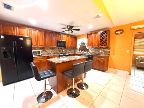 Tiny photo for 5279 W Woodstone Cir Circle W, Lake Worth, FL 33463 (MLS # B26011523)