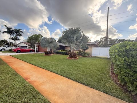 Tiny photo for 5279 W Woodstone Cir Circle W, Lake Worth, FL 33463 (MLS # B26011523)