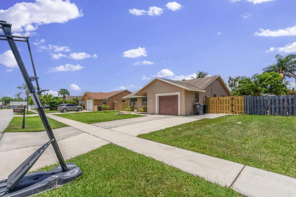 SANDALFOOT COVE SEC 9 - Residential