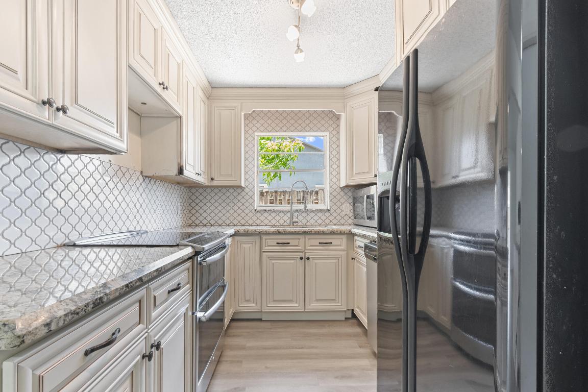 SANDALFOOT COVE SEC 9 - Residential