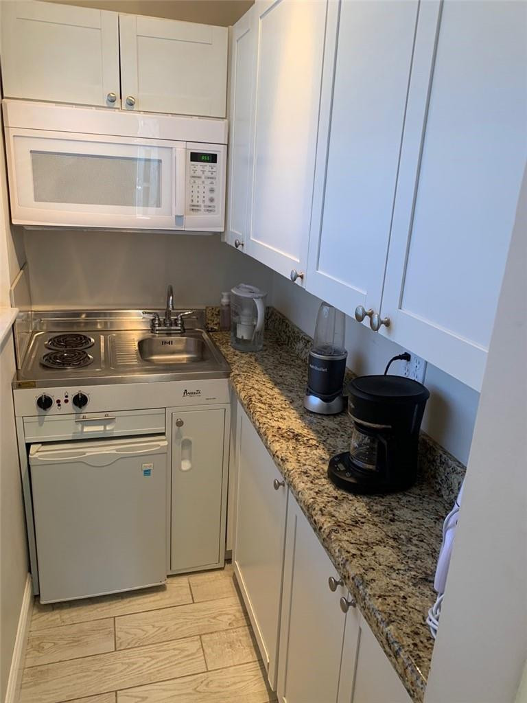 LAUDERDALE BEACH - Residential Lease
