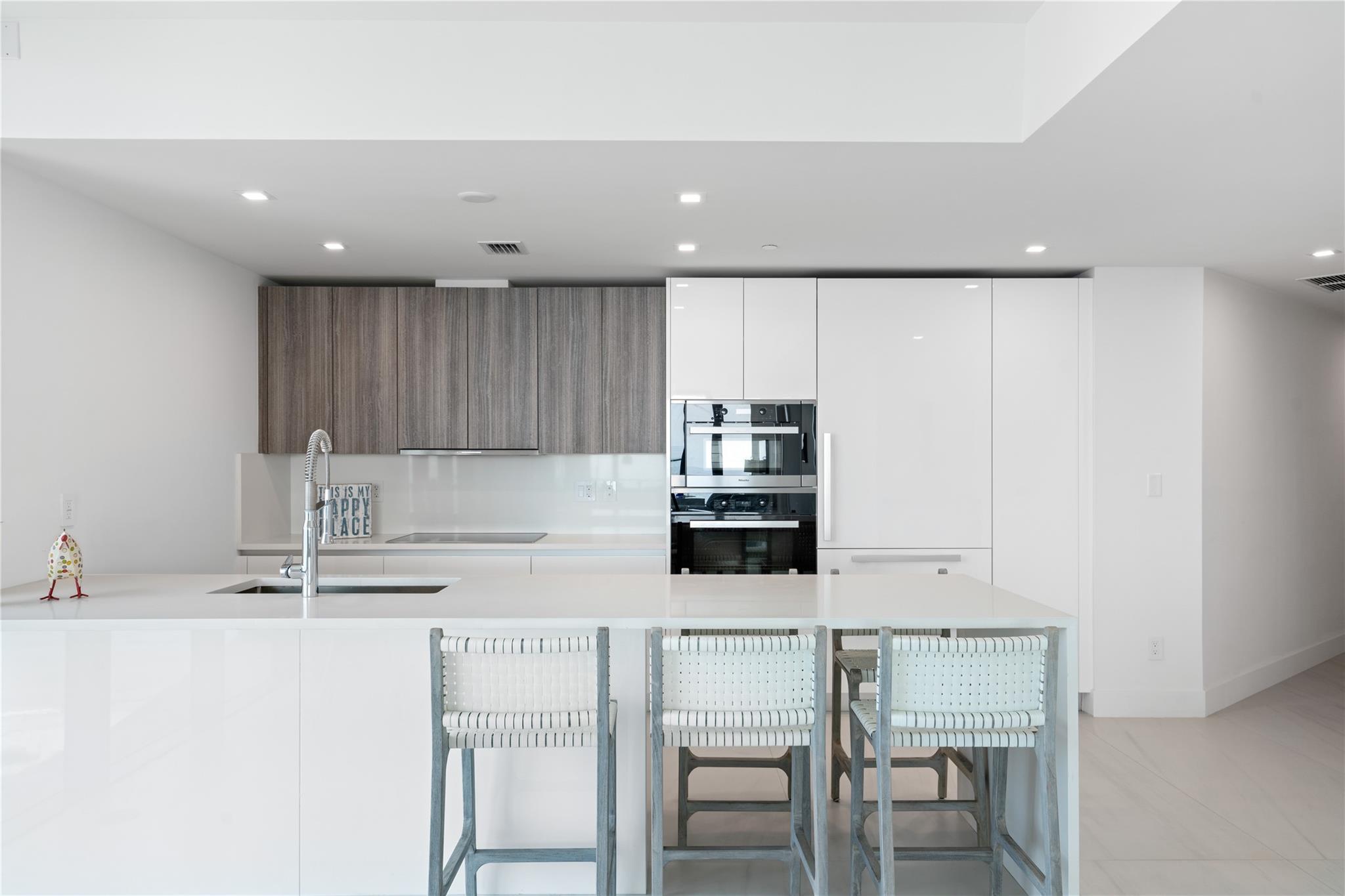 Sabbia Beach Condominium - Residential