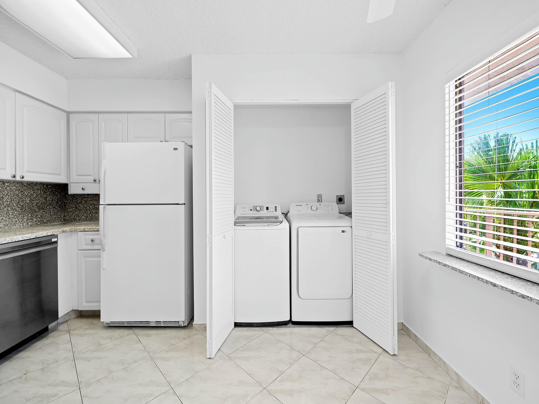 HUNTINGTON LAKES SEC FOUR - Residential Lease