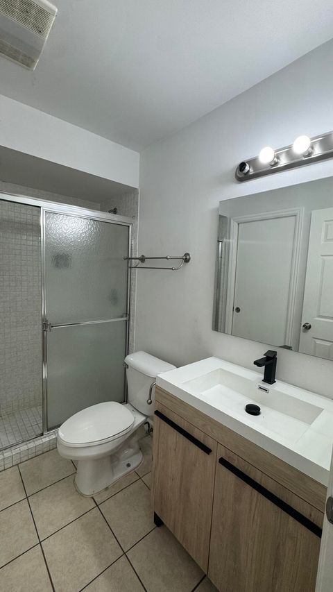 Tiny photo for 802 Saint Andrews Road #15, Hollywood, FL 33021 (MLS # B26050491)