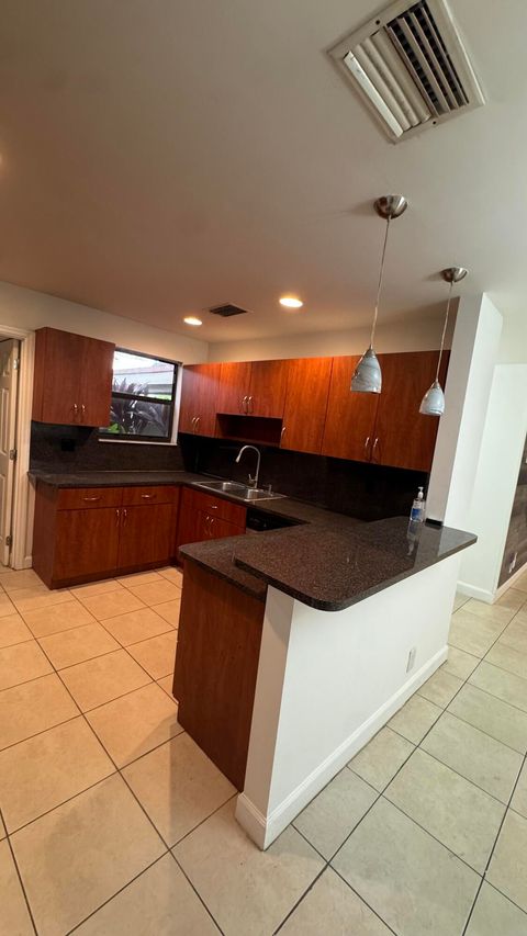 Tiny photo for 802 Saint Andrews Road #15, Hollywood, FL 33021 (MLS # B26050491)