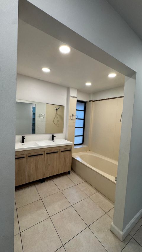 Tiny photo for 802 Saint Andrews Road #15, Hollywood, FL 33021 (MLS # B26050491)