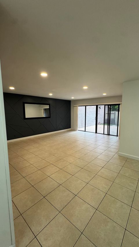Tiny photo for 802 Saint Andrews Road #15, Hollywood, FL 33021 (MLS # B26050491)