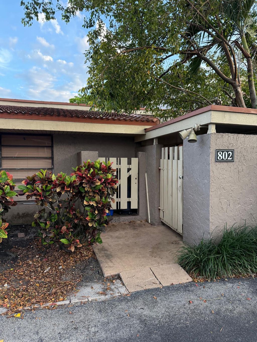 Photo of 802 Saint Andrews Road #15, Hollywood, FL 33021 (MLS # B26050491)