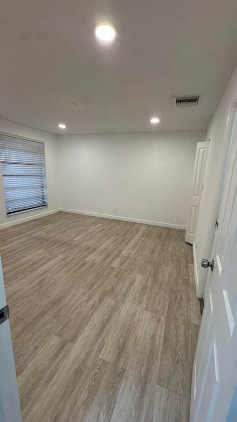 Tiny photo for 802 Saint Andrews Road #15, Hollywood, FL 33021 (MLS # B26050491)