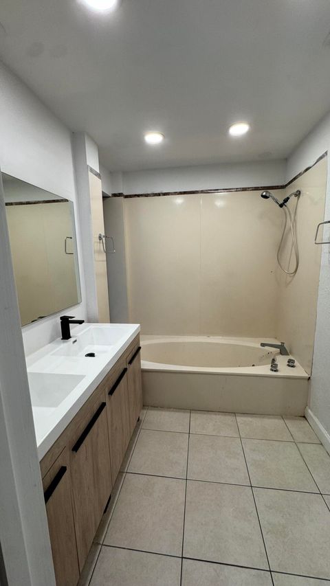 Tiny photo for 802 Saint Andrews Road #15, Hollywood, FL 33021 (MLS # B26050491)