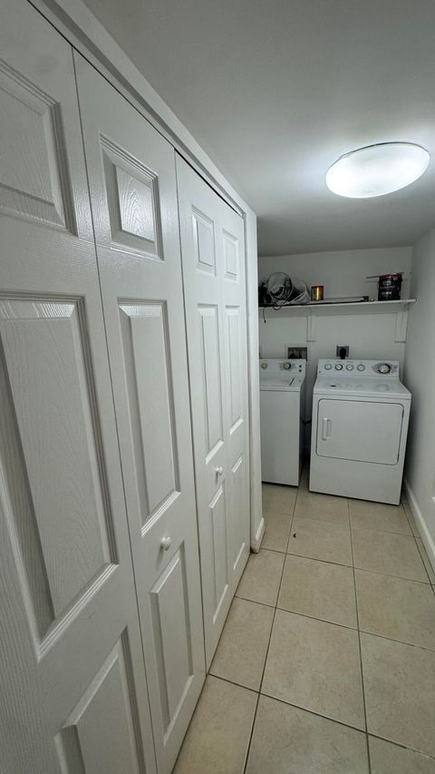Tiny photo for 802 Saint Andrews Road #15, Hollywood, FL 33021 (MLS # B26050491)