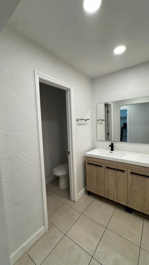 Tiny photo for 802 Saint Andrews Road #15, Hollywood, FL 33021 (MLS # B26050491)