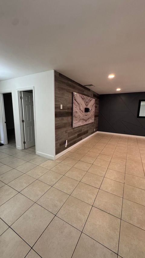 Tiny photo for 802 Saint Andrews Road #15, Hollywood, FL 33021 (MLS # B26050491)