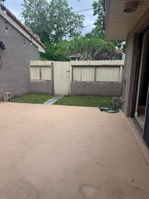 Tiny photo for 802 Saint Andrews Road #15, Hollywood, FL 33021 (MLS # B26050491)