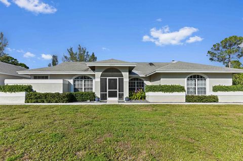 A home in Loxahatchee