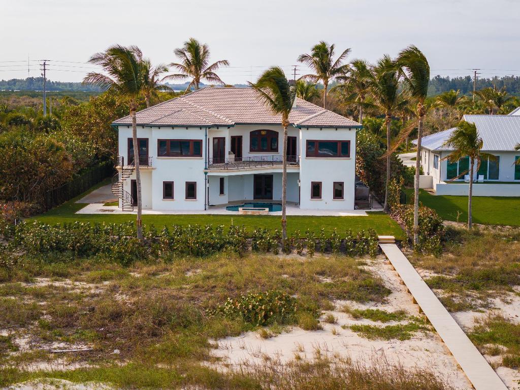 6722 N Highway A1a, Hutchinson Island, FL, 34949/$14,900,000 2 6722 N Highway A1a