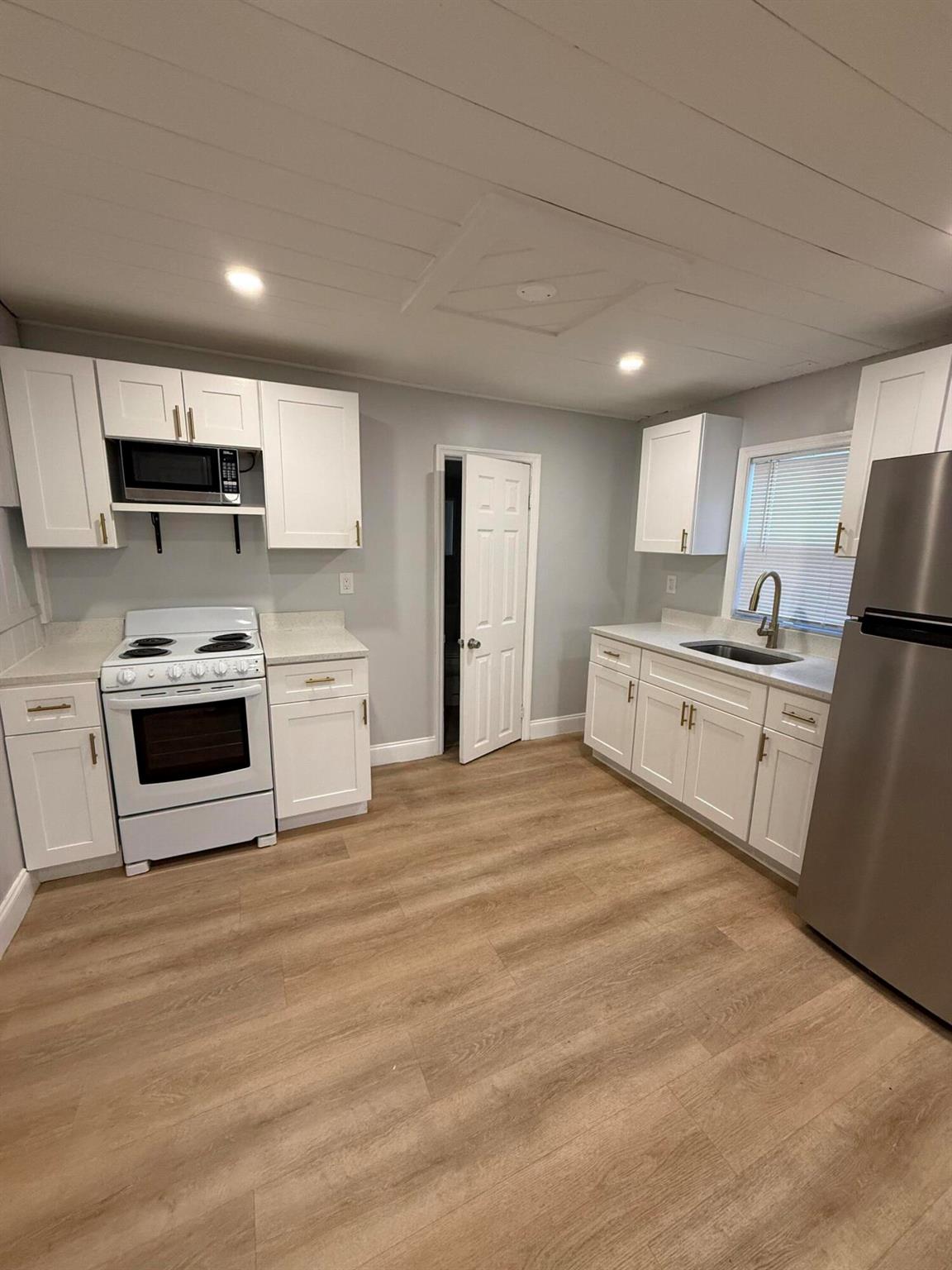 SHEPARD FUNK - Residential Lease