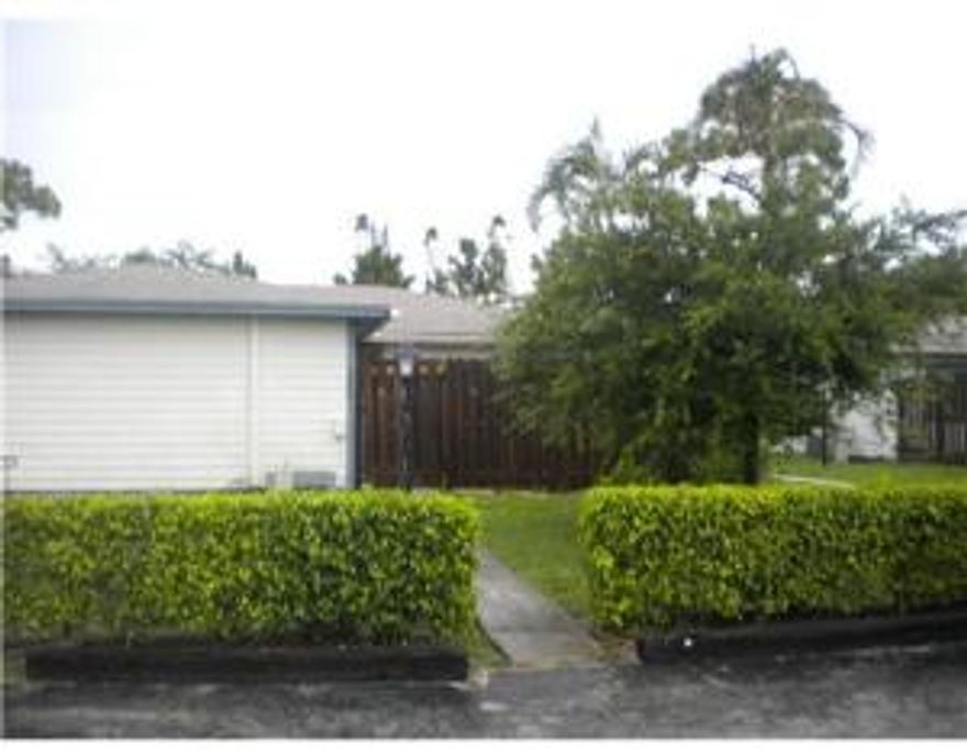 Very nice 1 bedroom unit. Basic cable included in the rent. Washer & Dryer in the unit.