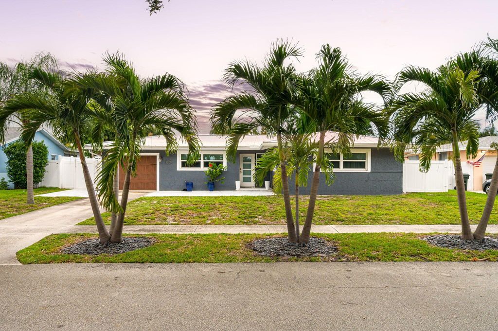 Photo of 1269 SW 7th Street, Boca Raton, FL 33486 (MLS # R11104747)