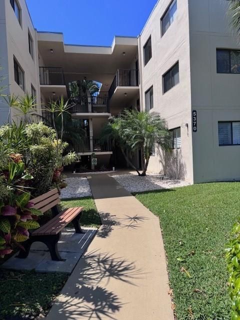 5370 LAS VERDES CR 319 Delray Beach FL 33484