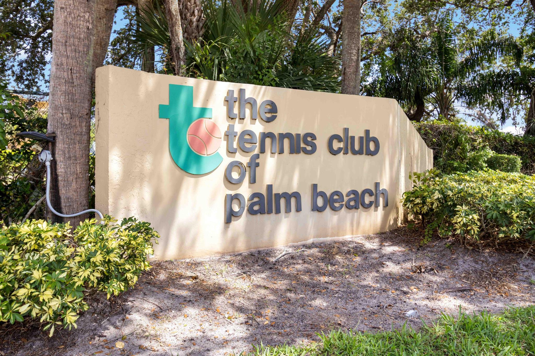 2820 Tennis Club 204 Drive 204