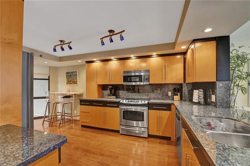 Overlook Condominium - Residential