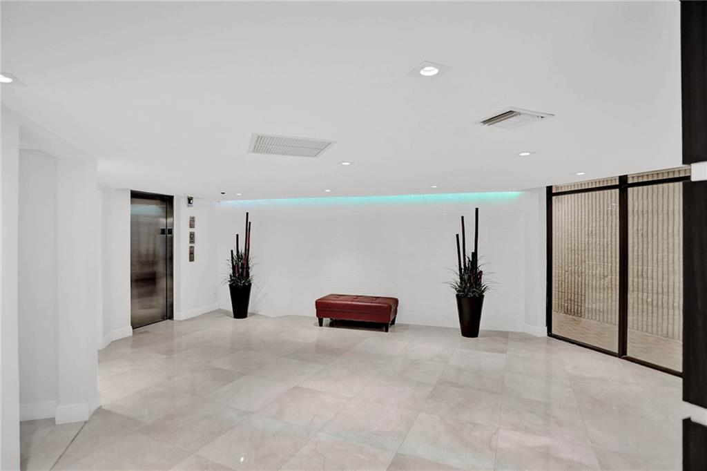 Overlook Condominium - Residential