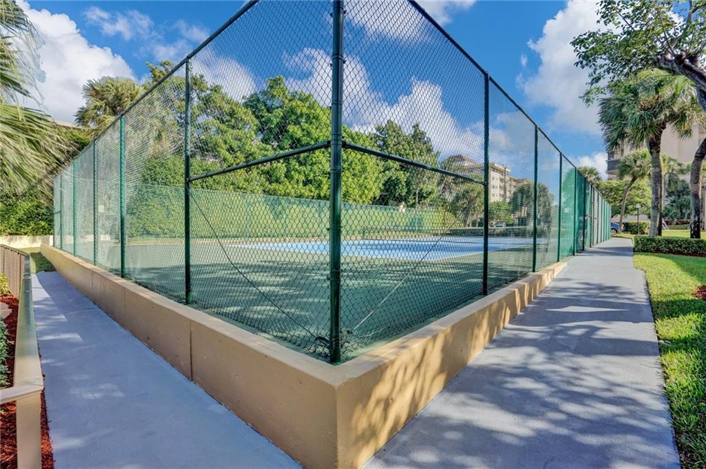 Overlook Condominium - Residential