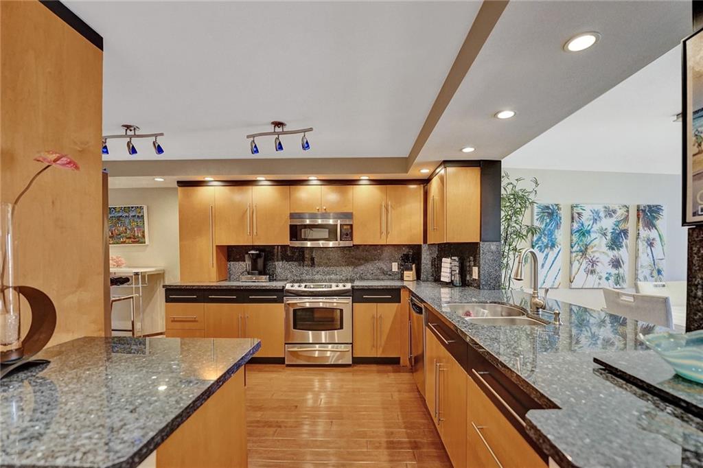 Overlook Condominium - Residential