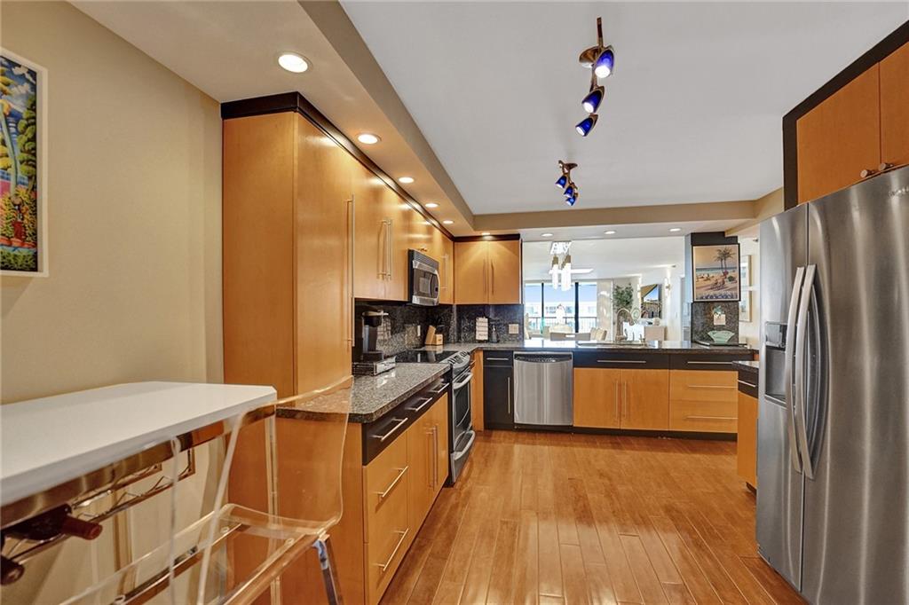 Overlook Condominium - Residential