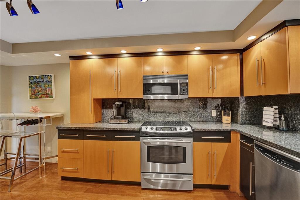 Overlook Condominium - Residential