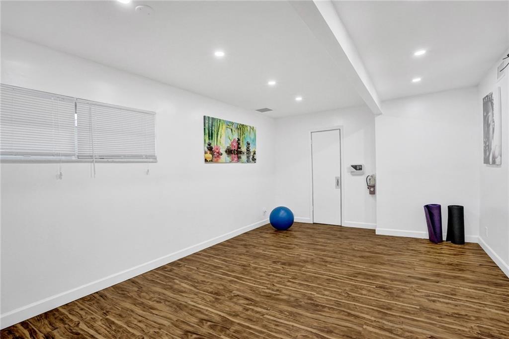 Overlook Condominium - Residential