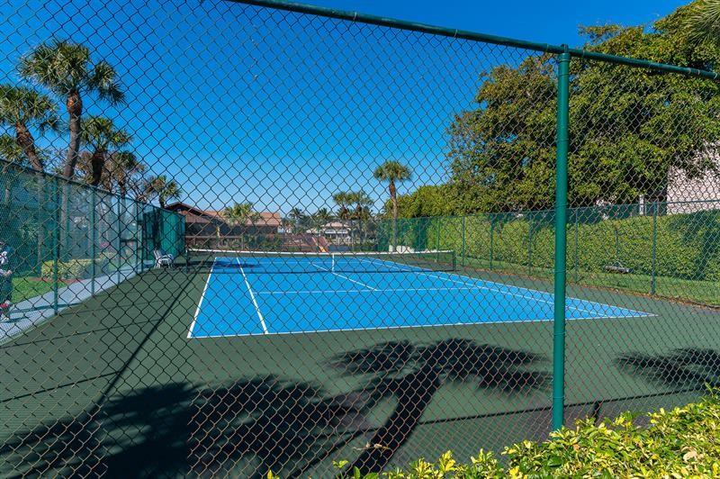 Overlook Condominium - Residential