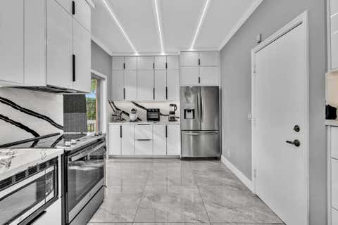 Tiny photo for 11251 Lakeview Drive #21-f, Coral Springs, FL 33071 (MLS # B26045187)