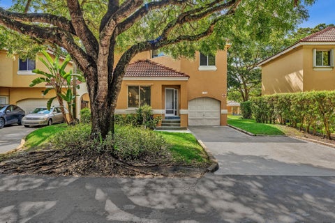 Tiny photo for 11251 Lakeview Drive #21-f, Coral Springs, FL 33071 (MLS # B26045187)