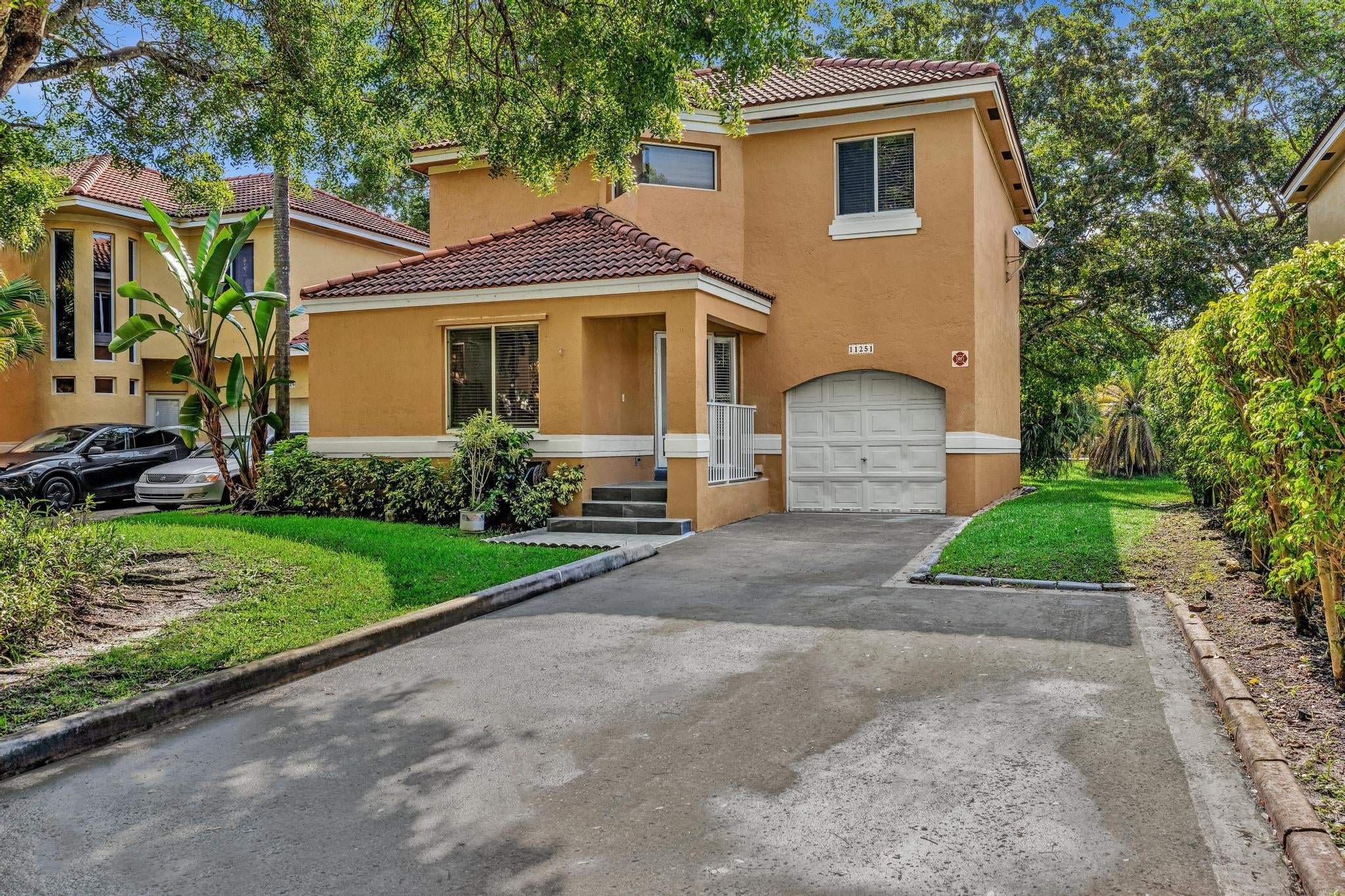11251 Lakeview Drive