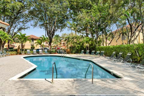 Tiny photo for 11251 Lakeview Drive #21-f, Coral Springs, FL 33071 (MLS # B26045187)