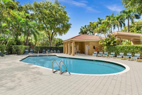 Tiny photo for 11251 Lakeview Drive #21-f, Coral Springs, FL 33071 (MLS # B26045187)