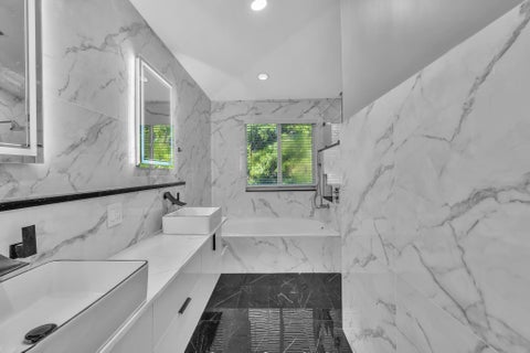 Tiny photo for 11251 Lakeview Drive #21-f, Coral Springs, FL 33071 (MLS # B26045187)