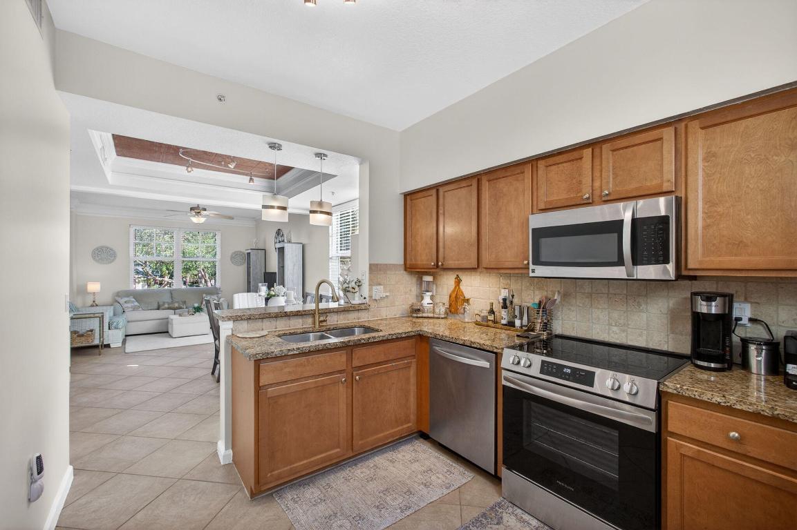 SOMERSET AT ABACOA CONDO - Residential