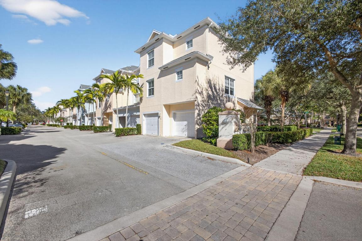 SOMERSET AT ABACOA CONDO - Residential