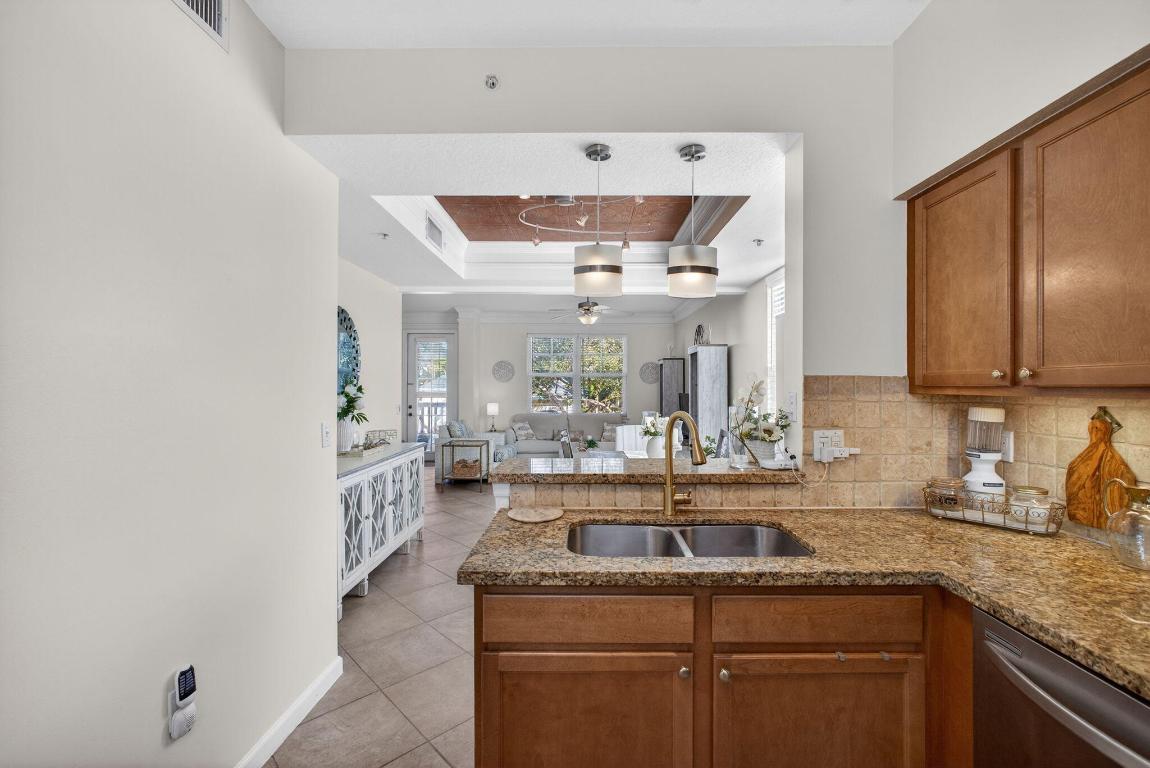 SOMERSET AT ABACOA CONDO - Residential