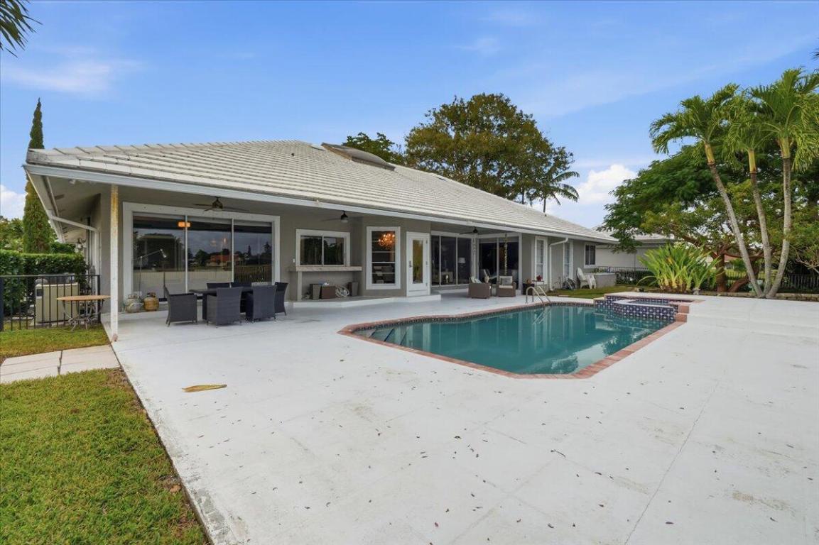 GREENVIEW COVE OF WELLINGTON - Residential